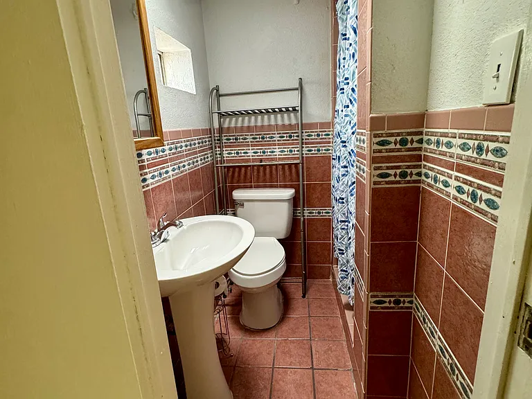 708 W Missouri Ave #B — Photo 4