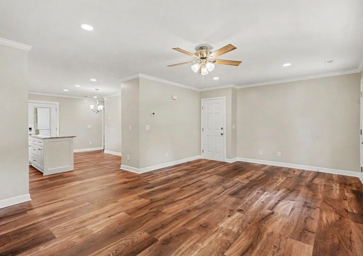 3 bed, 1187 sqft, $2,295 — Photo 4
