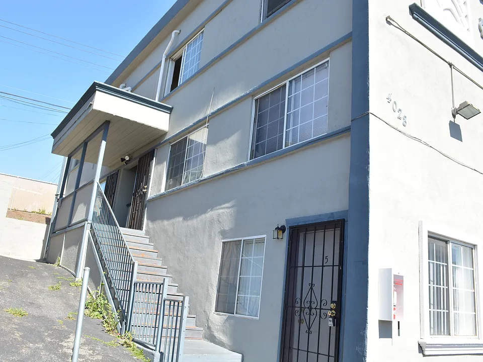 Building Photo 3