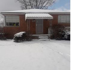 18590 McCormick St, Grosse Pointe, MI 48224