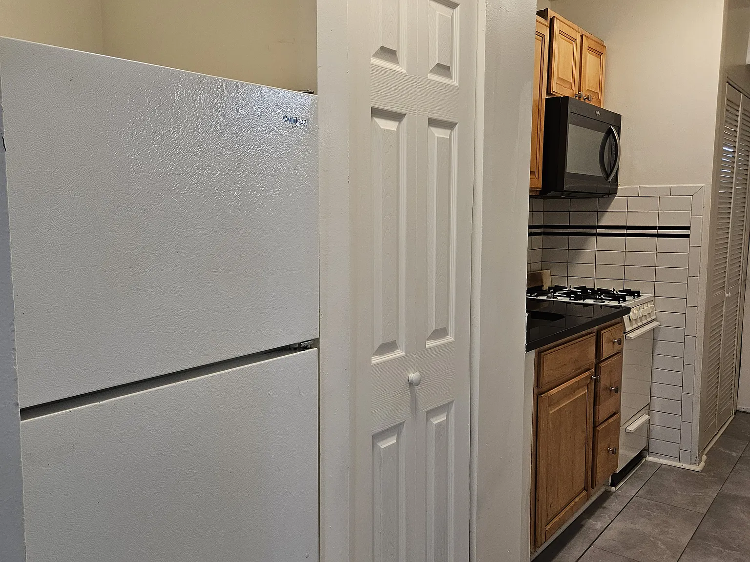 1 bed, 576 sqft, $1,400 — Photo 4