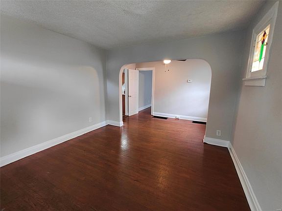 4th image of 8320 Mayfair Pl