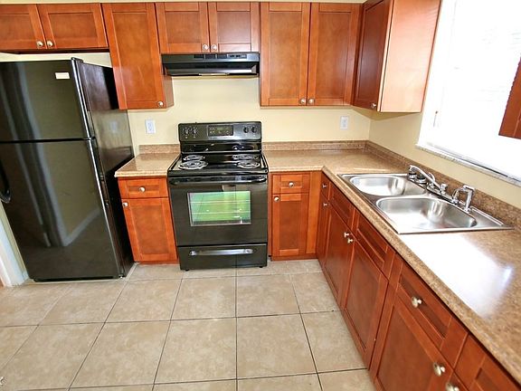 3rd image of 2790 N Seacrest Blvd