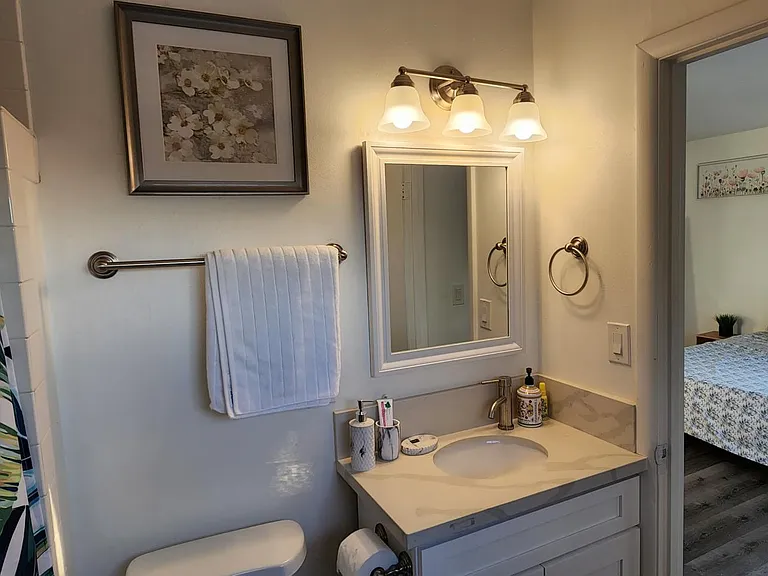 2548 E Wilson Ave — Photo 35