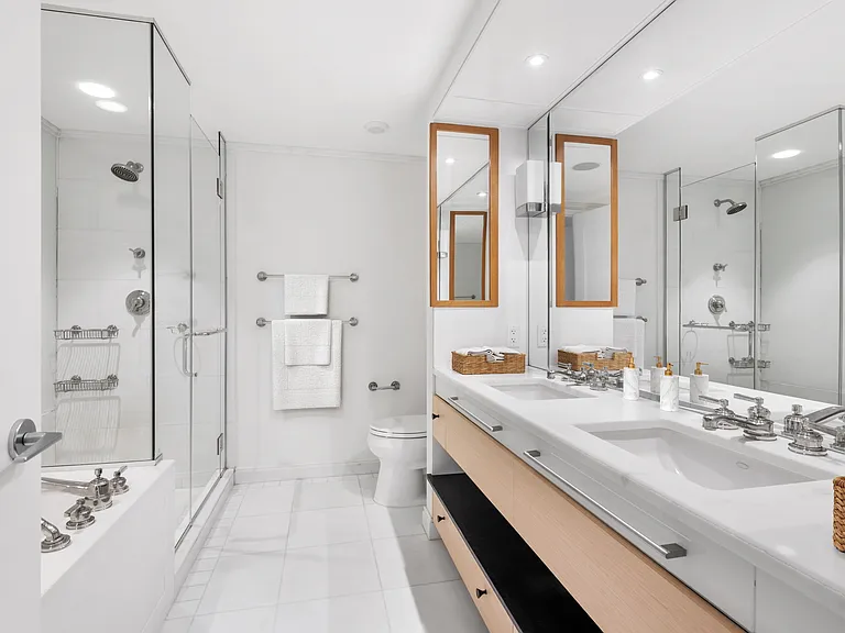 140 E 63rd St #14B — Photo 11