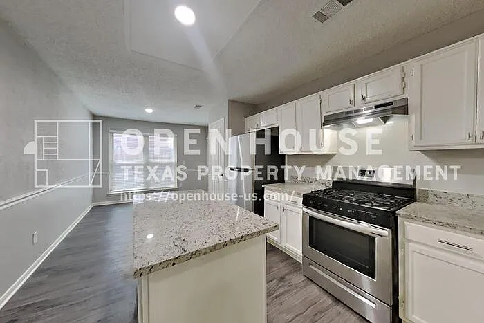 18138 Garden Manor Dr — Photo 6