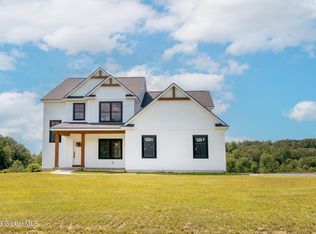 231 Mammoth Spring Rd, Rensselaer, NY 12144