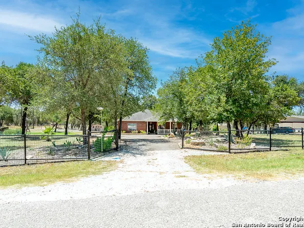 445 Spur Ridge, San Antonio, TX 78264