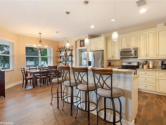 4th image of 4609 Santiago Ln