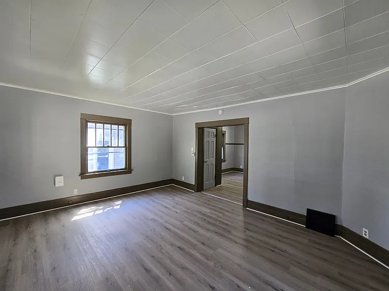 506 Fowler St — Photo 5