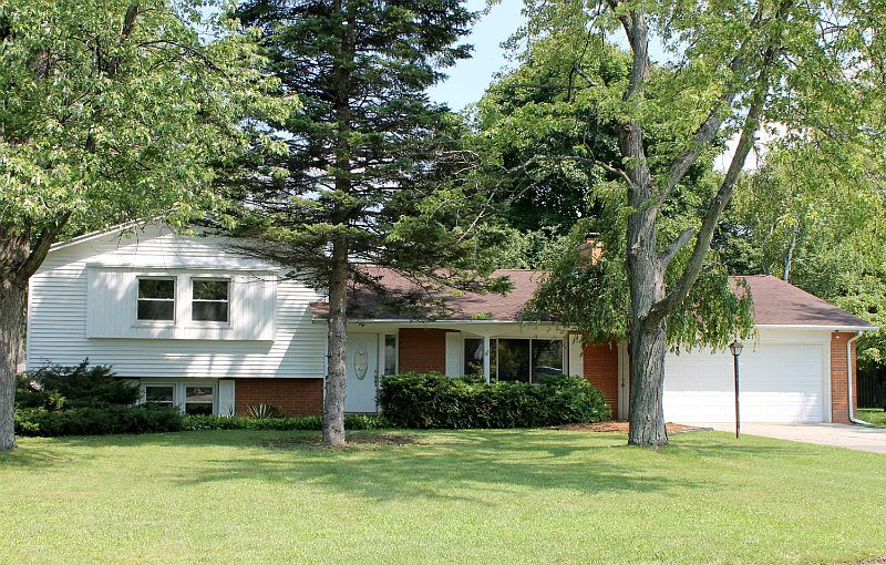 1st image of 4727 Maplewood Dr