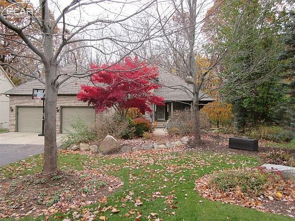 2nd image of 338 River Woods Dr