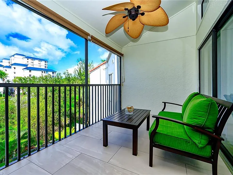 586 Beachwalk Cir #O-305 — Photo 2