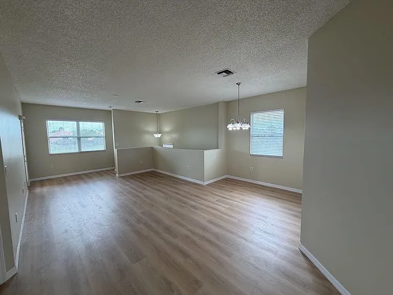 2925 Crestwood Ter #5204 — Photo 29
