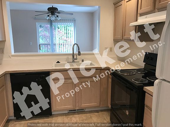 4th image of 1030 NW Gladiola Ct
