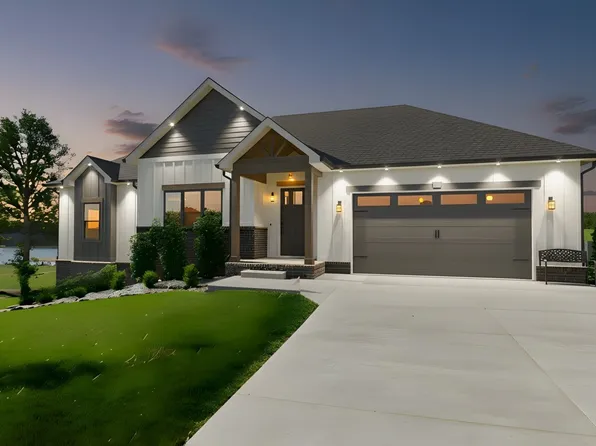 310 Moon Bay Dr, Kuttawa, KY 42055