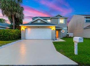 1062 Fairfax Cir W, Boynton Beach, FL 33436