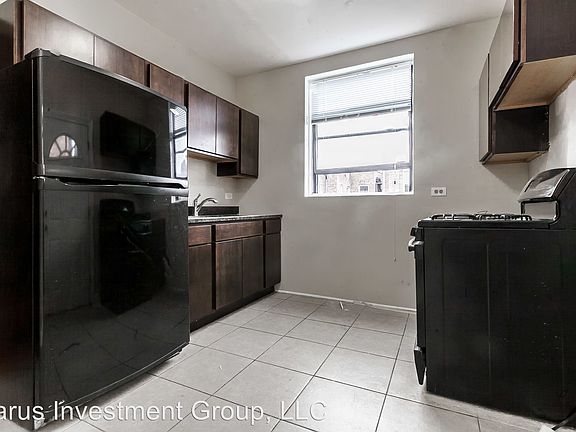 3rd image of 2141 E 70th St Unit 2