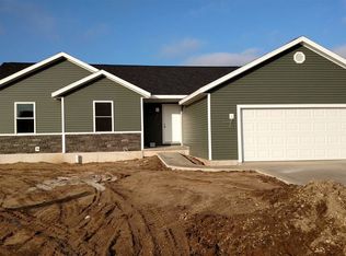 1340 Yorkshire Dr, Shipshewana, IN 46565