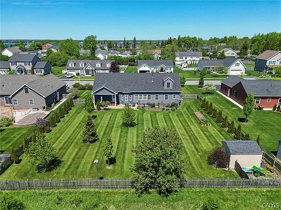 3rd image of 212 Funnycide Dr