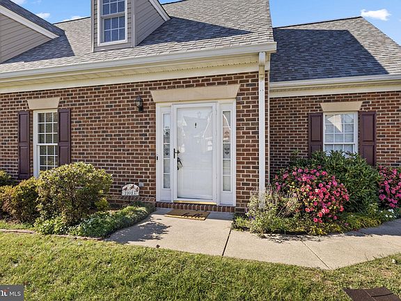 3rd image of 11015 Scottwood Ln