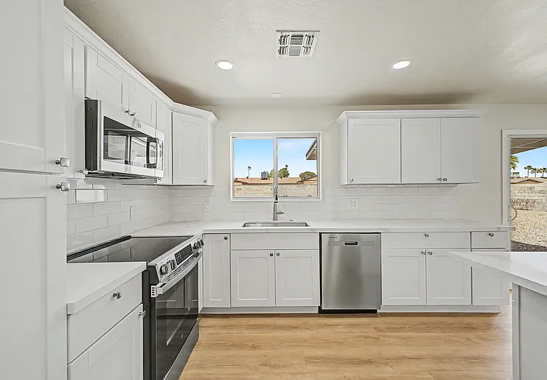 3430 E Poinsettia Dr — Photo 14