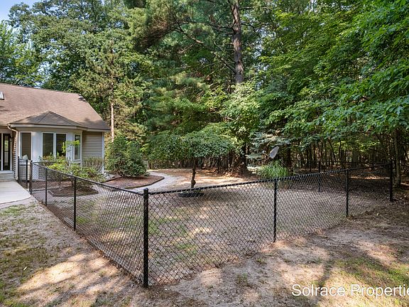 3rd image of 3891 Wickham Dr