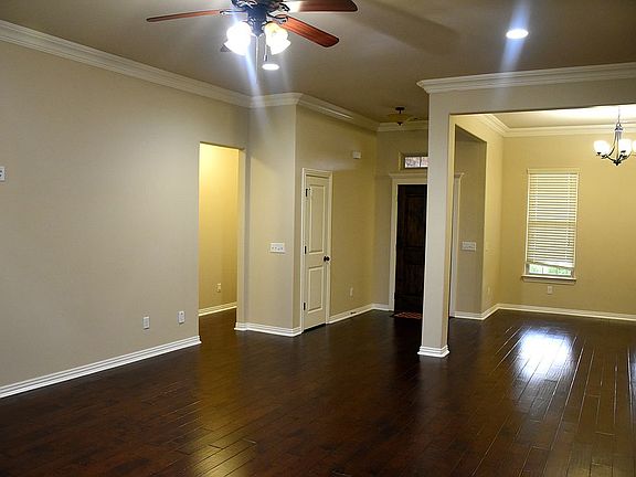 5th image of 3307 SW Briar Creek Ave