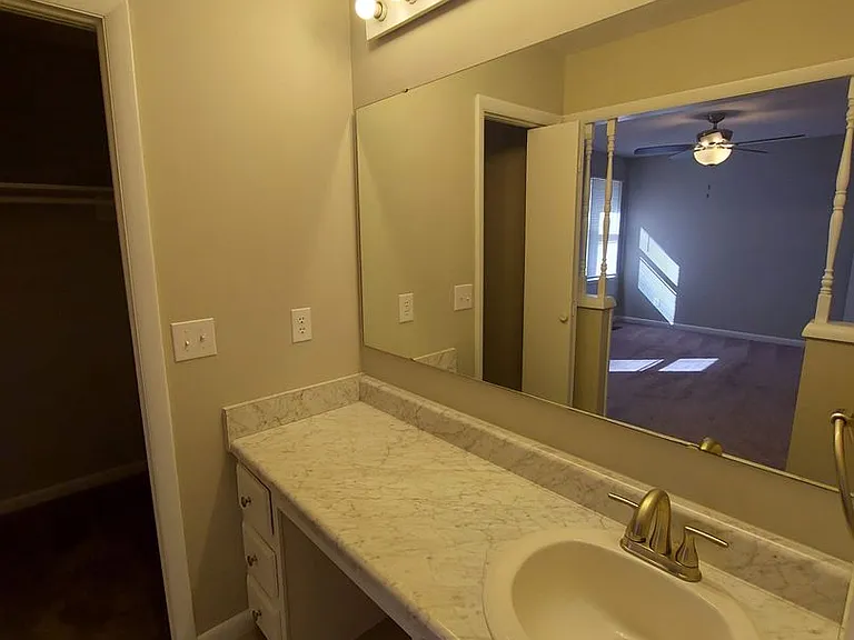 6701 Vaughn Rd — Photo 13