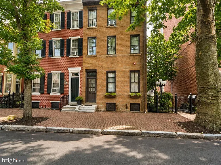 26 W Union St — Photo 1