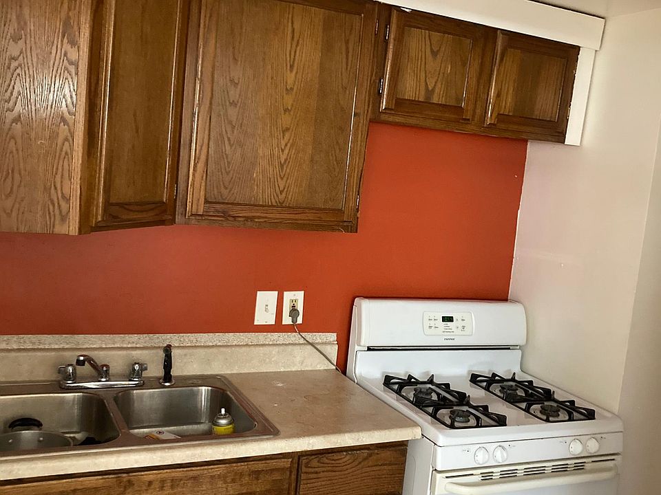 2nd image of 3884 12th St APT 3B