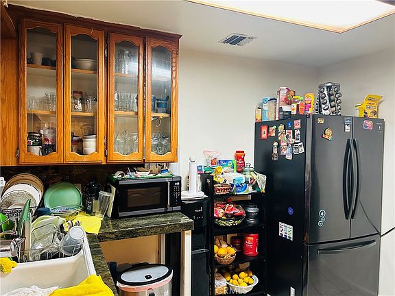 4th image of 762 El Sur St
