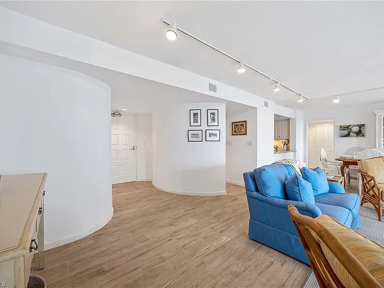 4651 Gulf Shore Blvd N #1106 — Photo 14