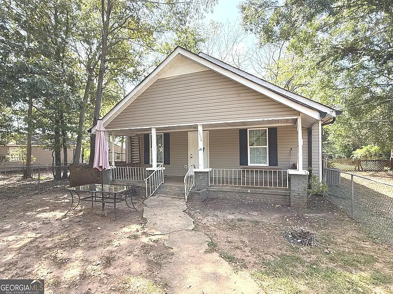 1006 W College St — Photo 1