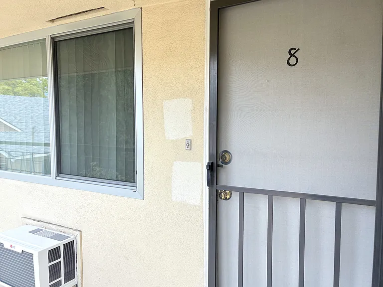 319 N Kenwood St #8 — Photo 15