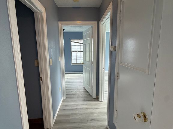 4th image of 1227 W Avenue E