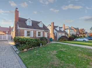 7516 180th Street, Fresh Meadows, NY 11366