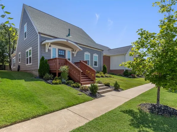 4211 W Winter Evening Pl, Fayetteville, AR 72704