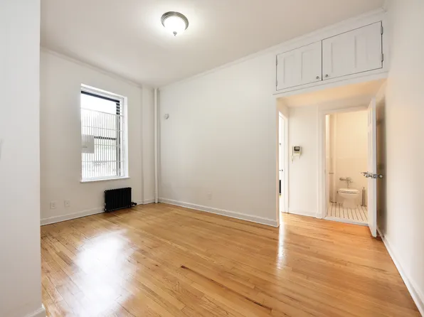 477 Central Park West image 3 of 13