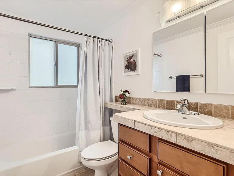 1327 Steele St #303 — Photo 8