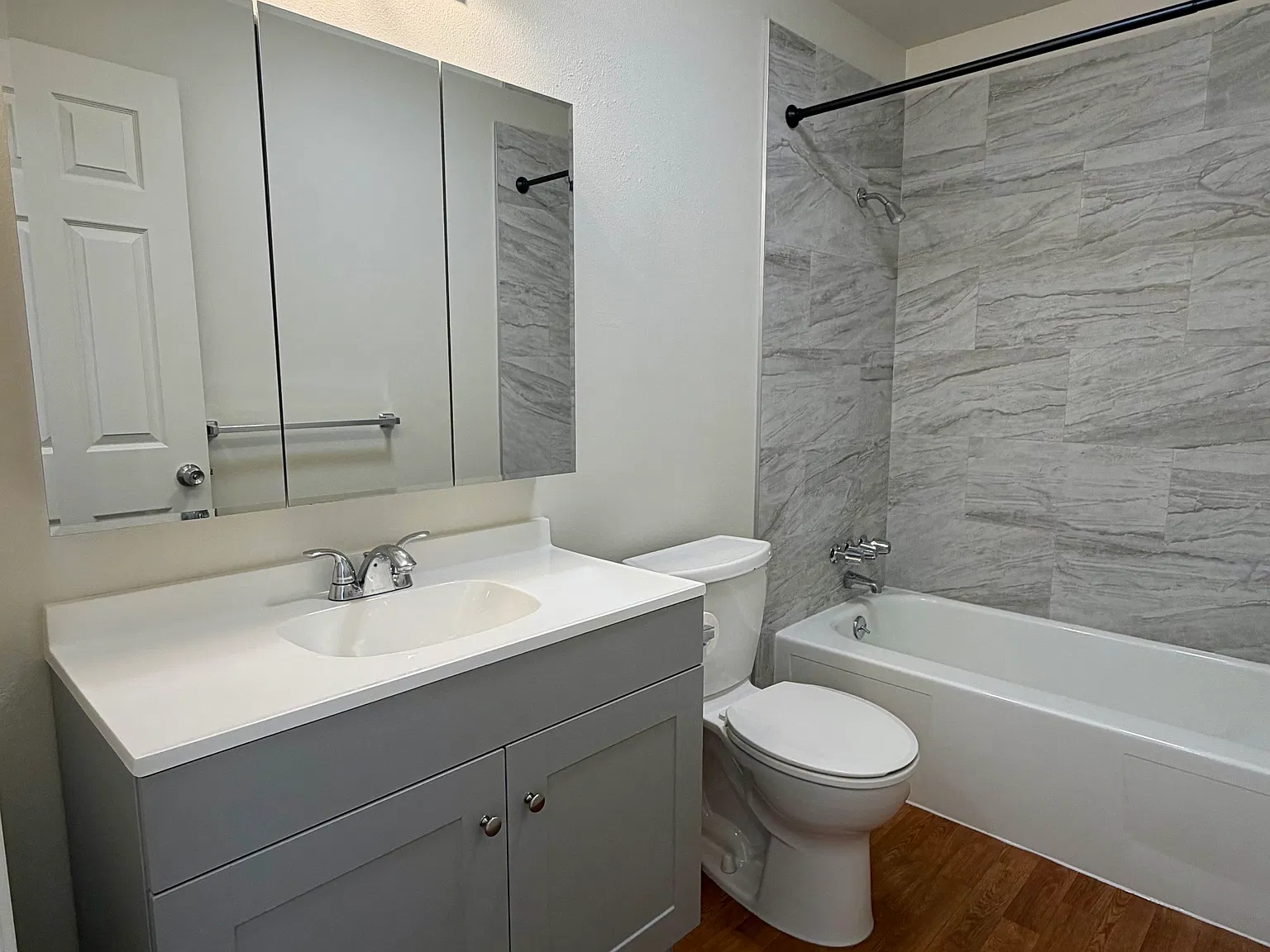 2 bed, 800 sqft, $1,850 — Photo 2