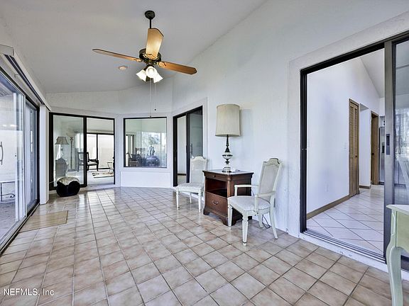 4th image of 4056 CORRIENTES Court E