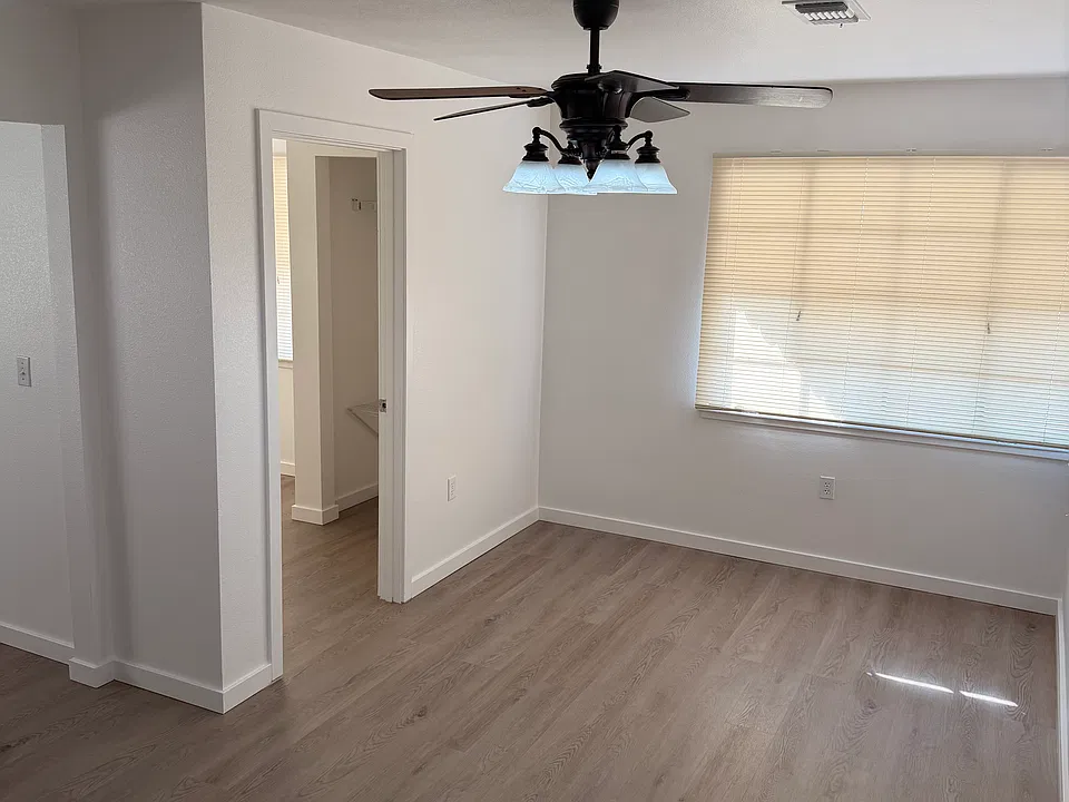 1806 N Fresno St #1