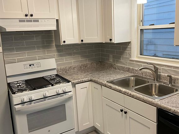 5th image of 1355 Tamarack Ave NW