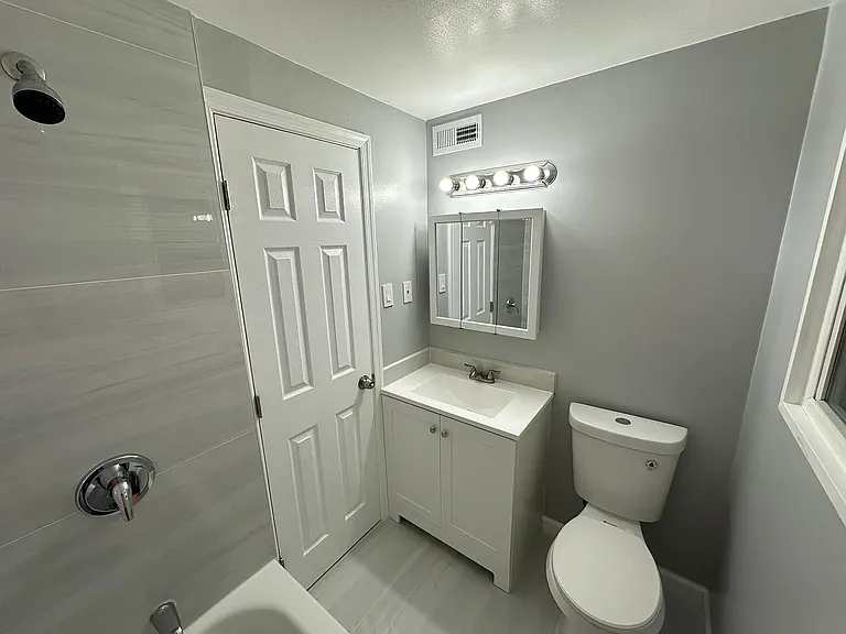 1009 S Marlyn Ave — Photo 17