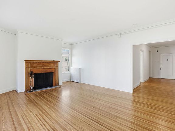 5th image of 1414 Greenwich St #304