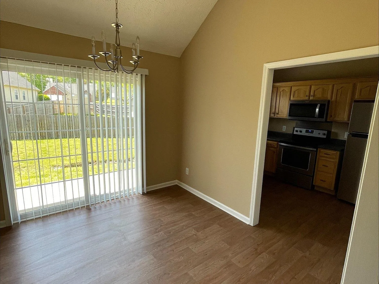 3 bed, 1335 sqft, $1,875 — Photo 3