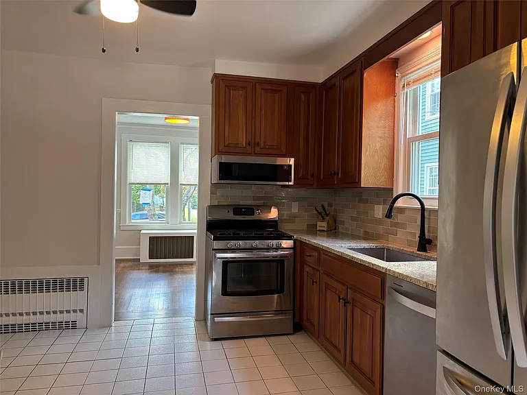 23 Perry Ave — Photo 10