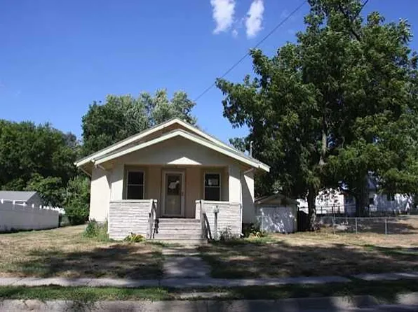 610 N 4th Ave E, Newton, IA 50208