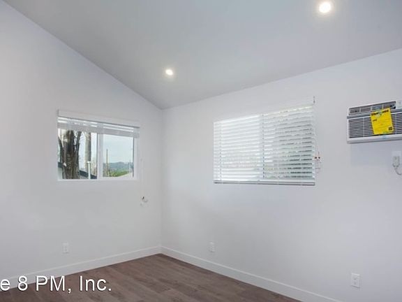 4th image of 408 1/2 N La Fayette Park Pl